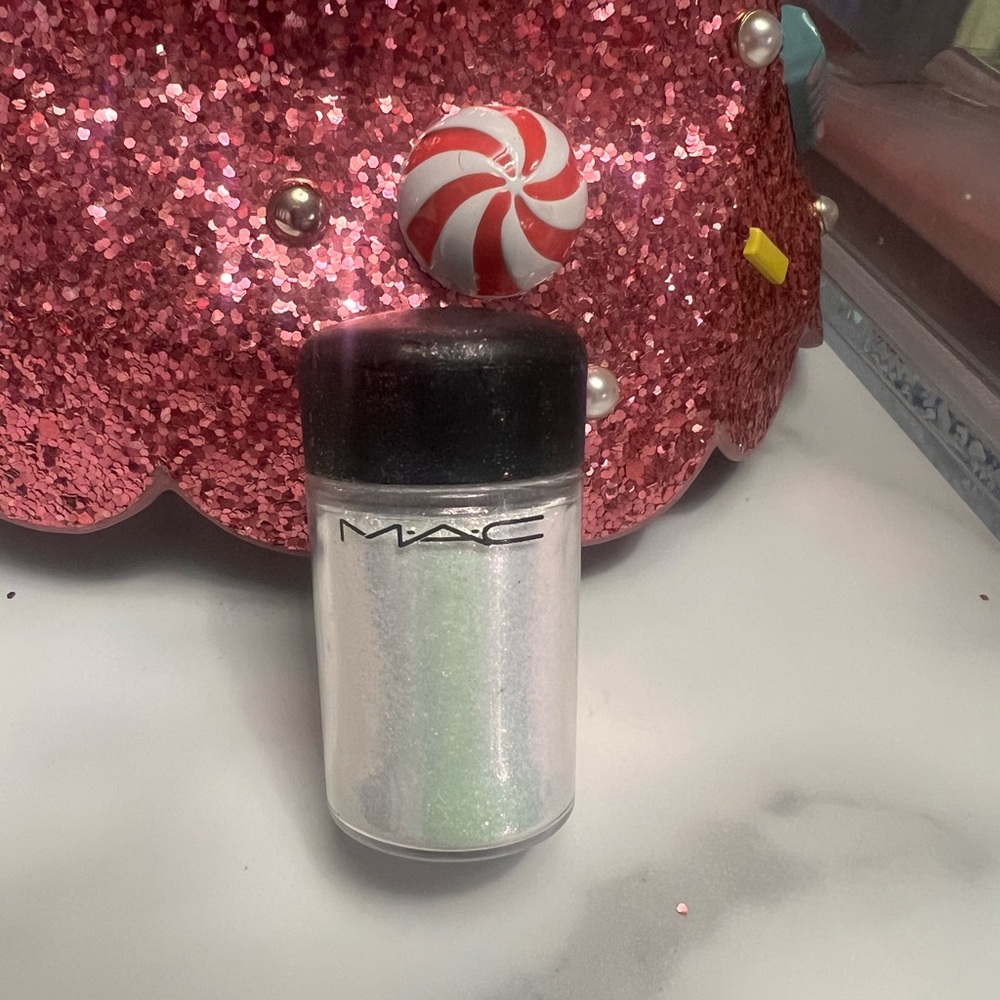 MAC Reflects Transparent Pink Glitter